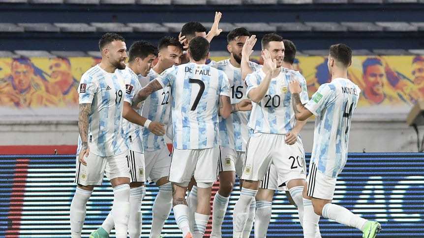 أفضل 10 لاعبين برازيليين في تاريخ نادي برشلونة